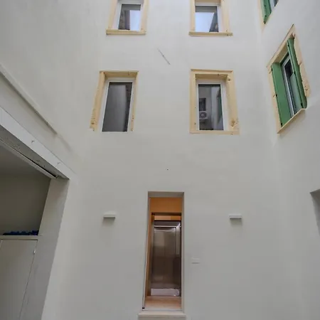 La Cereria Design Flats - Il Calligrafo Accessibile *